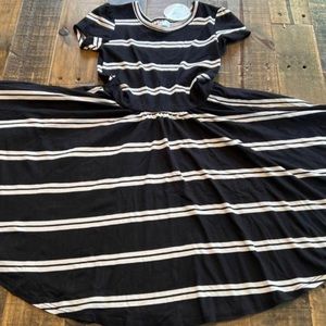 Dot Dot Smile size 5/6 - 8/10 girls black + white stripe Cap sleeve twirl dress